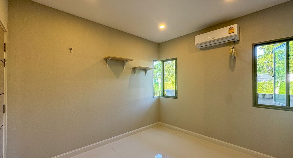 For sale 3 bedrooms house in Mueang Pathum Thani, Pathum Thani