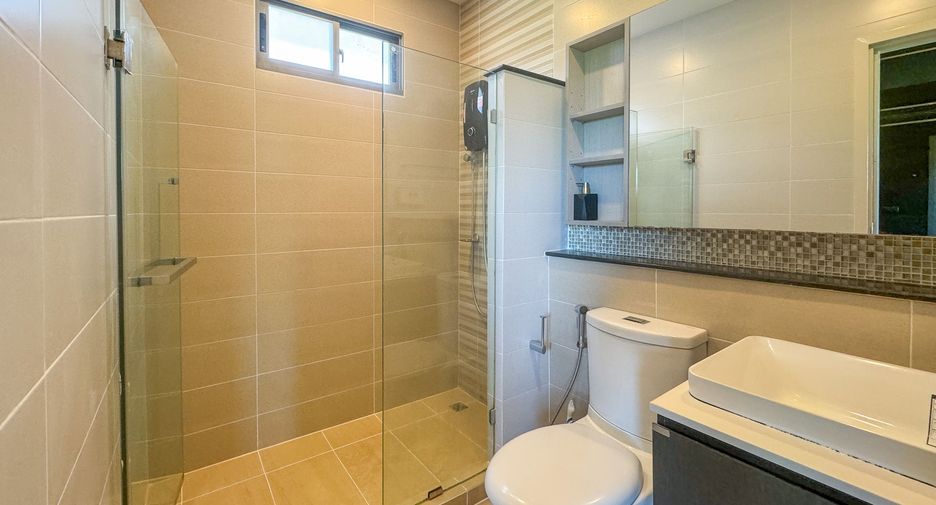 For sale 3 bedrooms house in Mueang Pathum Thani, Pathum Thani