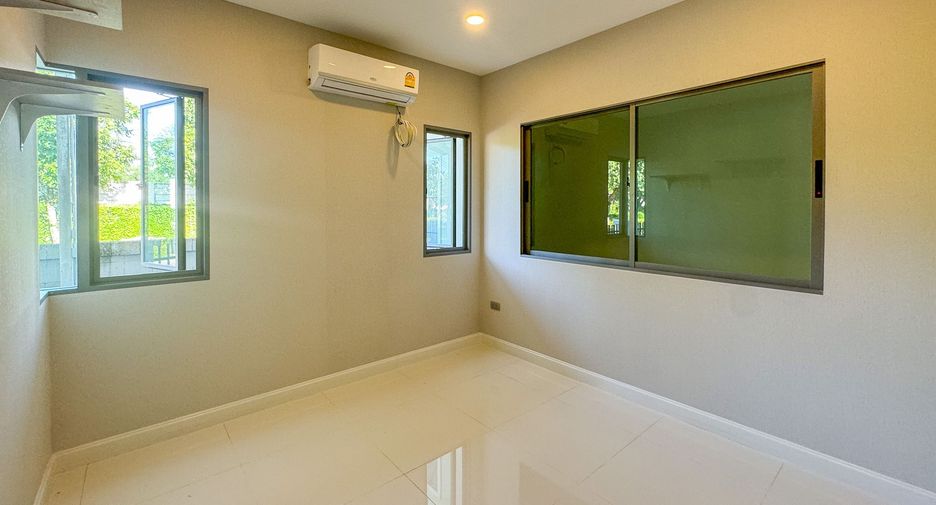 For sale 3 bedrooms house in Mueang Pathum Thani, Pathum Thani