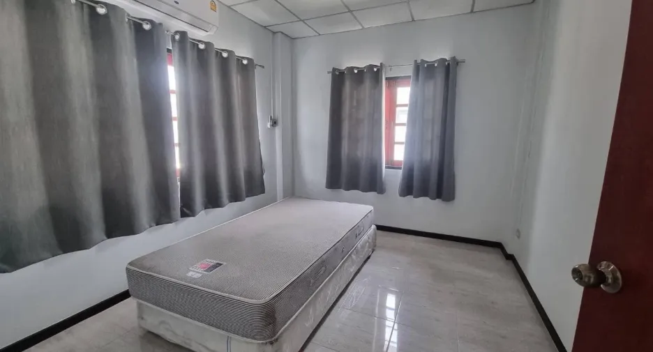For rent 3 bedrooms house in Mueang Nonthaburi, Nonthaburi