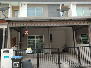 For sale 4 bedrooms townhouse in Bang Pakong, Chachoengsao