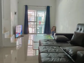 For sale 4 bedrooms townhouse in Bang Pakong, Chachoengsao