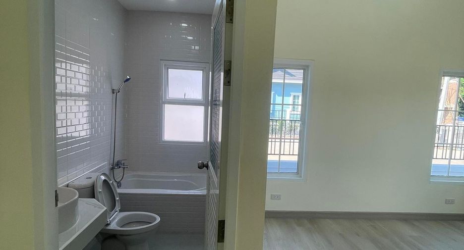For sale 3 bedrooms house in Mueang Phayao, Phayao