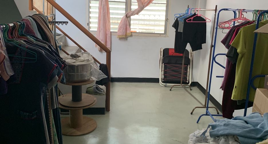 For sale 2 bedrooms townhouse in Mueang Nakhon Ratchasima, Nakhon Ratchasima