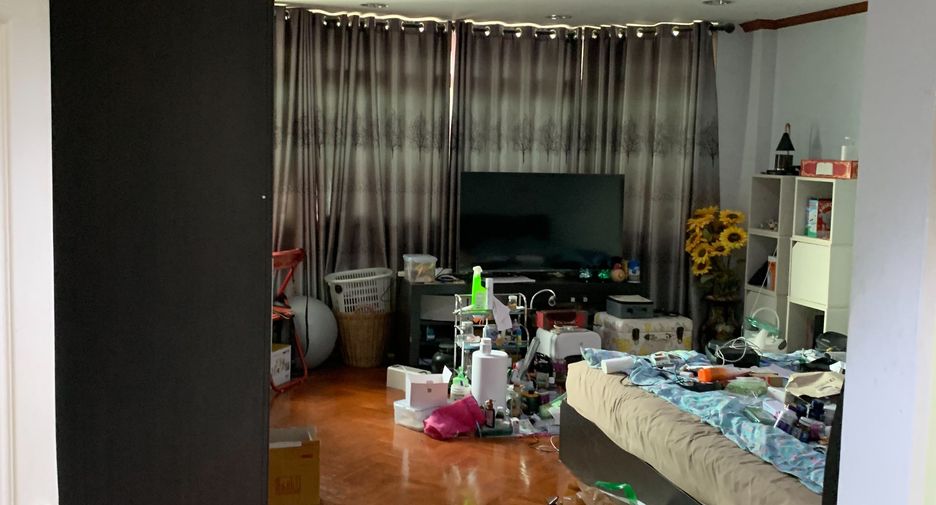 出售 2 卧室 联排别墅 在 Mueang Nakhon Ratchasima, Nakhon Ratchasima