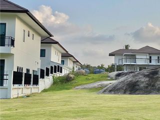 For sale 4 bedrooms house in Mueang Songkhla, Songkhla