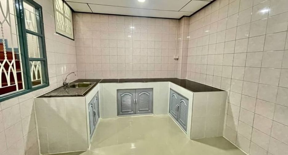 For sale 2 bedrooms townhouse in Bang Bua Thong, Nonthaburi