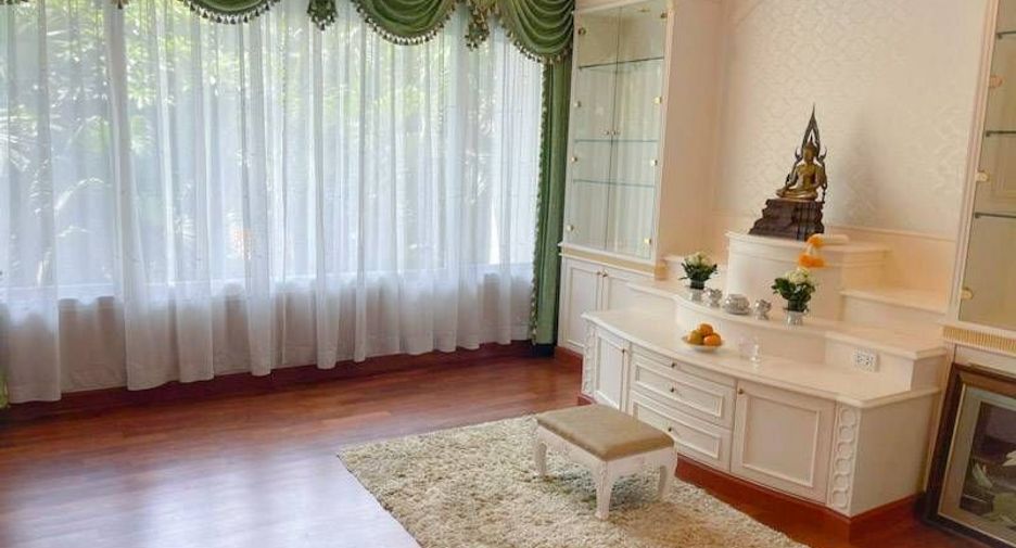For sale 5 ベッドルーム villa in Bang Kruai, Nonthaburi