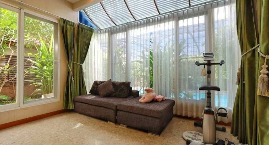 For sale 5 ベッドルーム villa in Bang Kruai, Nonthaburi
