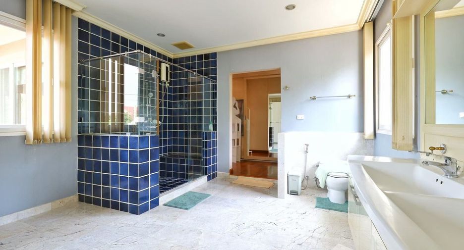 For sale 5 ベッドルーム villa in Bang Kruai, Nonthaburi