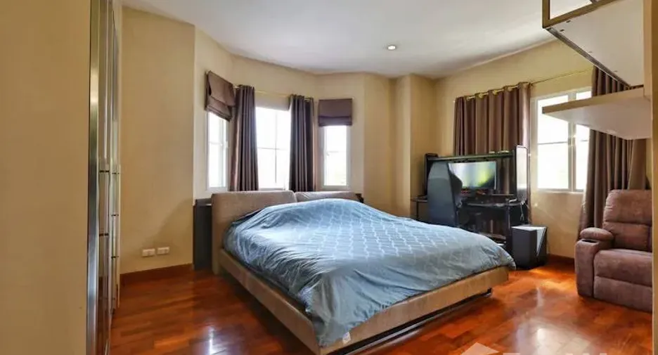 For sale 5 ベッドルーム villa in Bang Kruai, Nonthaburi