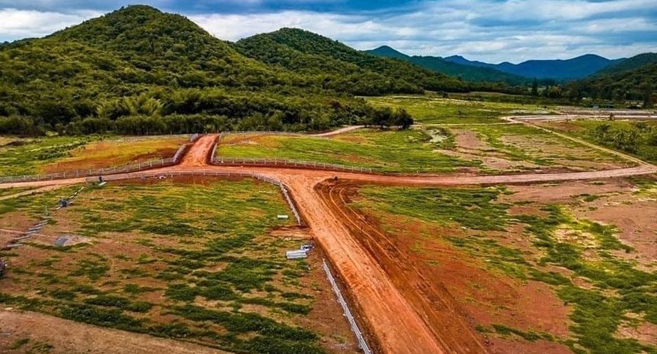 Продажа Участок в Tha Yang, Пхетбури