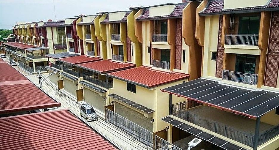 For sale 4 bedrooms house in Phutthamonthon, Nakhon Pathom