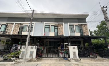 Reihenhaus zum Kauf mit 4 Zimmer in Lam Luk Ka, Pathum Thani