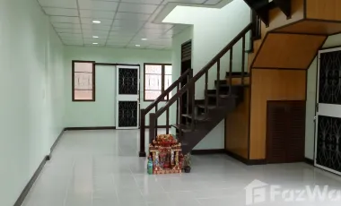 À vendre 2 chambres maison de ville à Mueang Pathum Thani, Pathum Thani