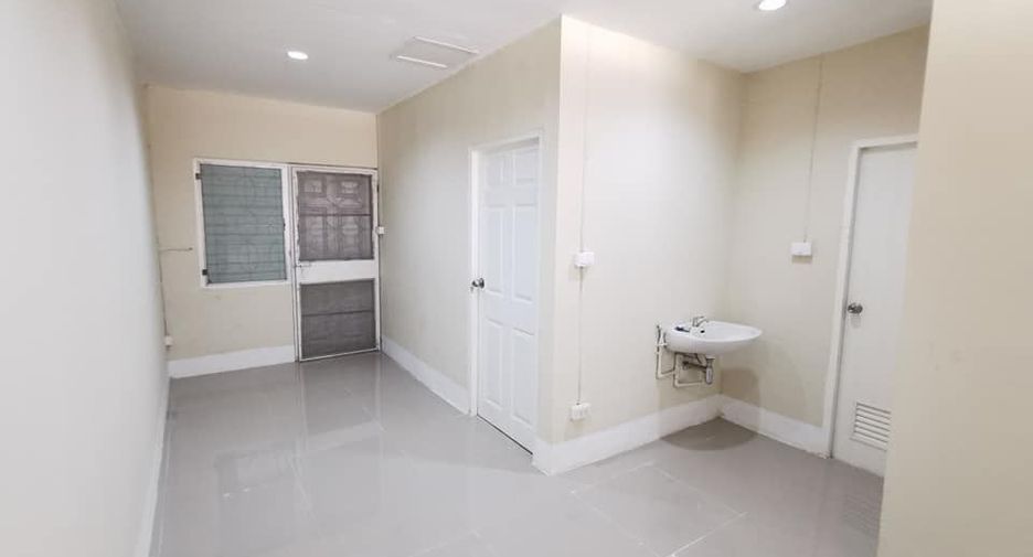 For sale 2 bedrooms townhouse in Thanyaburi, Pathum Thani