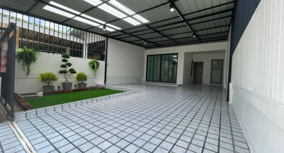 Casa adosada en venta de 3 habitaciones en Bang Yai, Nonthaburi