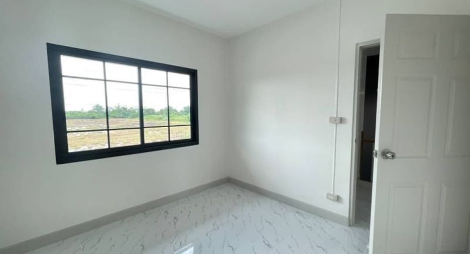 Casa adosada en venta de 3 habitaciones en Bang Yai, Nonthaburi
