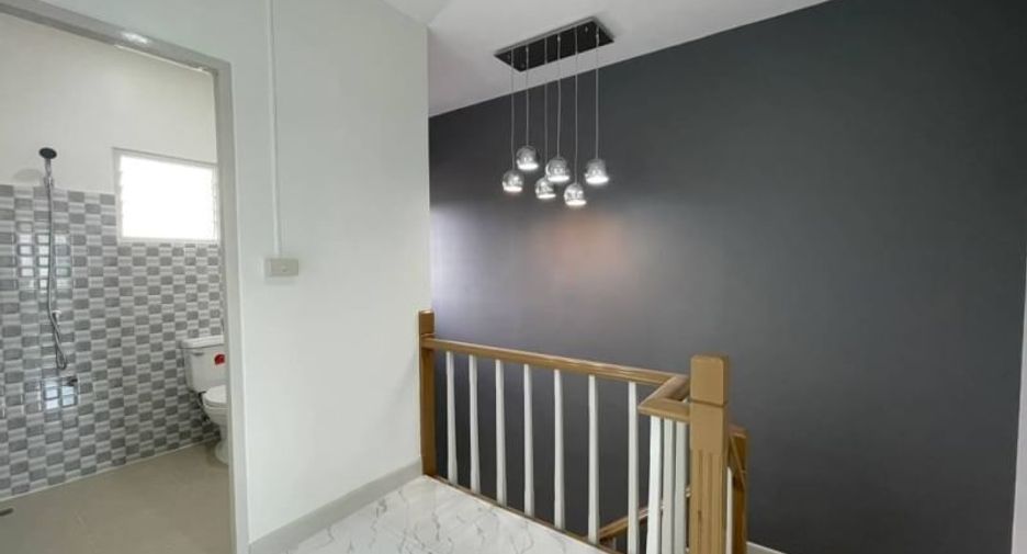 Casa adosada en venta de 3 habitaciones en Bang Yai, Nonthaburi
