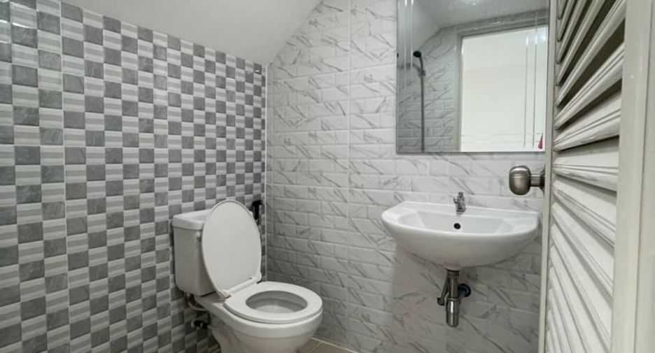 Casa adosada en venta de 3 habitaciones en Bang Yai, Nonthaburi