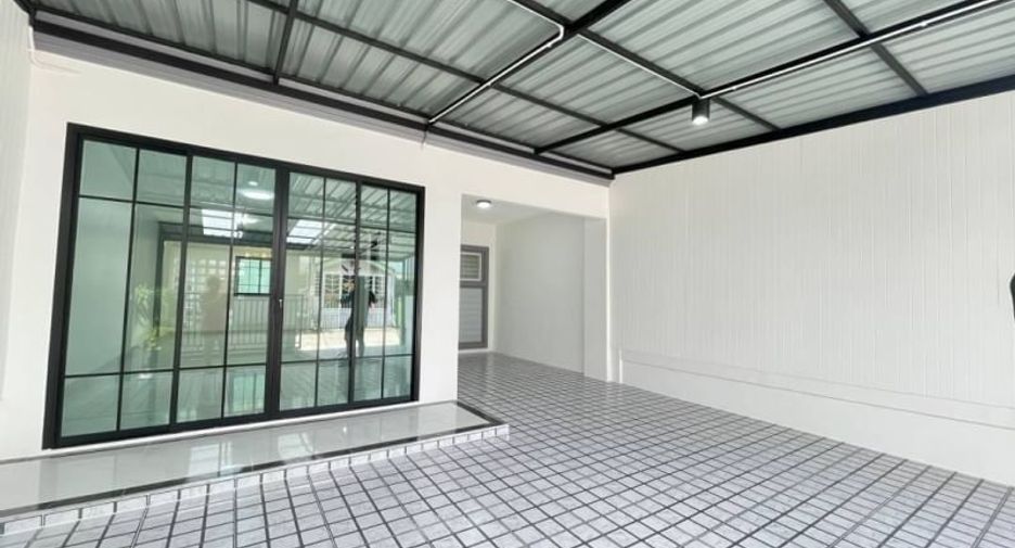 Casa adosada en venta de 3 habitaciones en Bang Yai, Nonthaburi