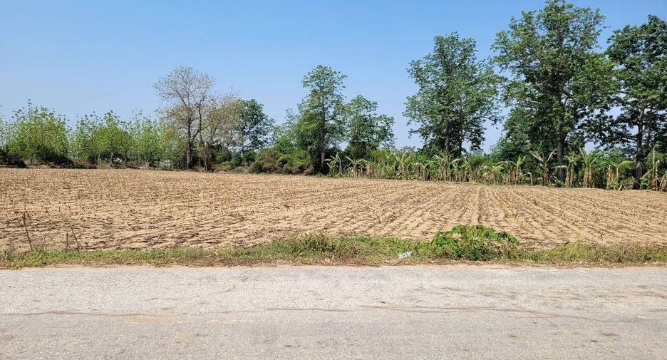Terreno en venta en Khanu Woralaksaburi, Kamphaeng Phet