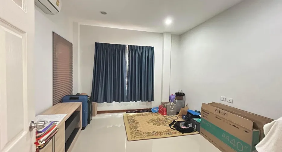 Продажа 4 спальни дом в Mueang Nakhon Ratchasima, Накхон Ратчасима