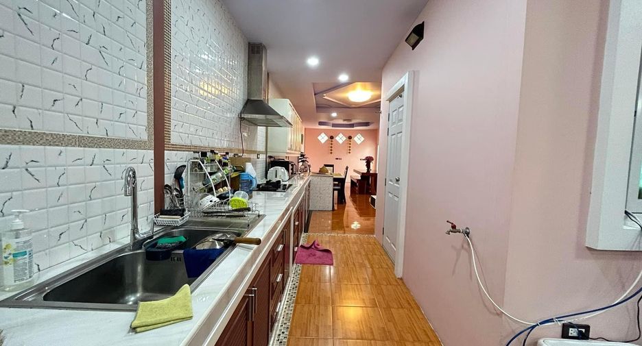 Casa en venta de 4 habitaciones en Mueang Nakhon Ratchasima, Nakhon Ratchasima