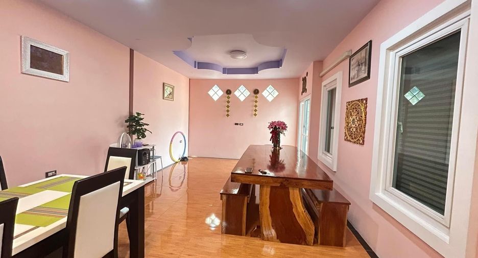 Casa en venta de 4 habitaciones en Mueang Nakhon Ratchasima, Nakhon Ratchasima