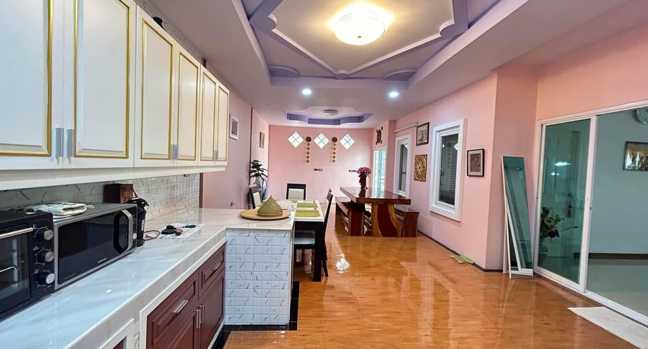 Casa en venta de 4 habitaciones en Mueang Nakhon Ratchasima, Nakhon Ratchasima