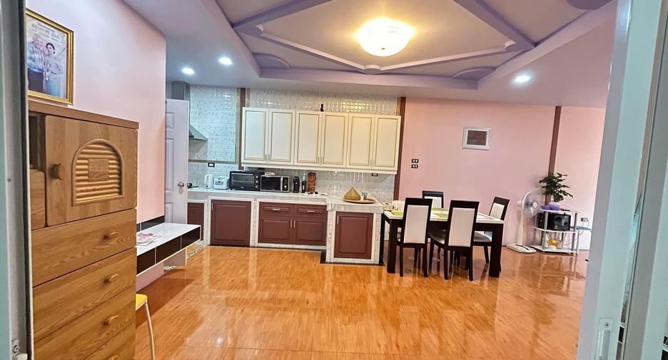 Casa en venta de 4 habitaciones en Mueang Nakhon Ratchasima, Nakhon Ratchasima