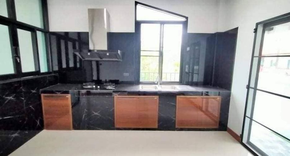 For sale 3 bedrooms house in Mueang Udon Thani, Udon Thani