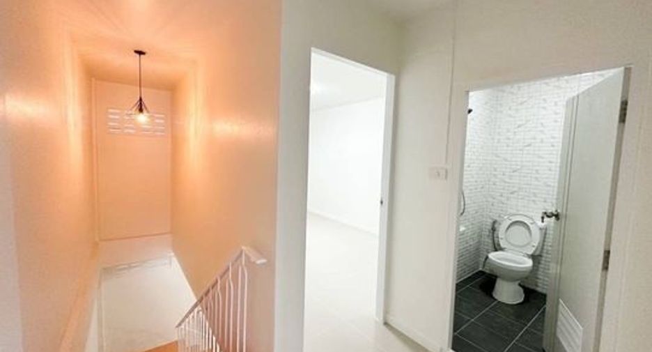 Casa adosada en venta de 2 habitaciones en Bang Bua Thong, Nonthaburi