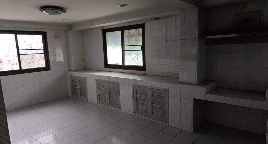 For sale retail Space in Lam Luk Ka, Pathum Thani