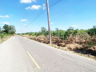 Terreno en venta en Phanat Nikhom, Chonburi