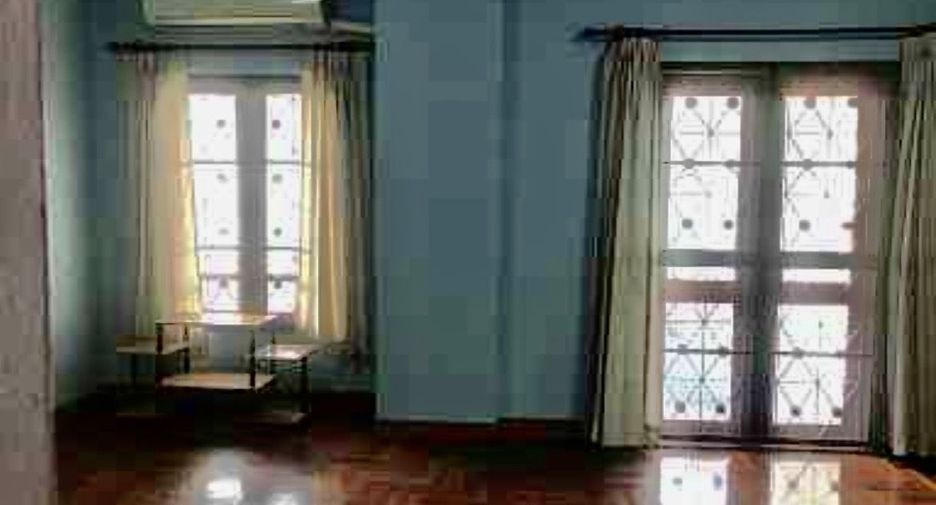 Reihenhaus zur Miete mit 3 Zimmer in Thanyaburi, Pathum Thani