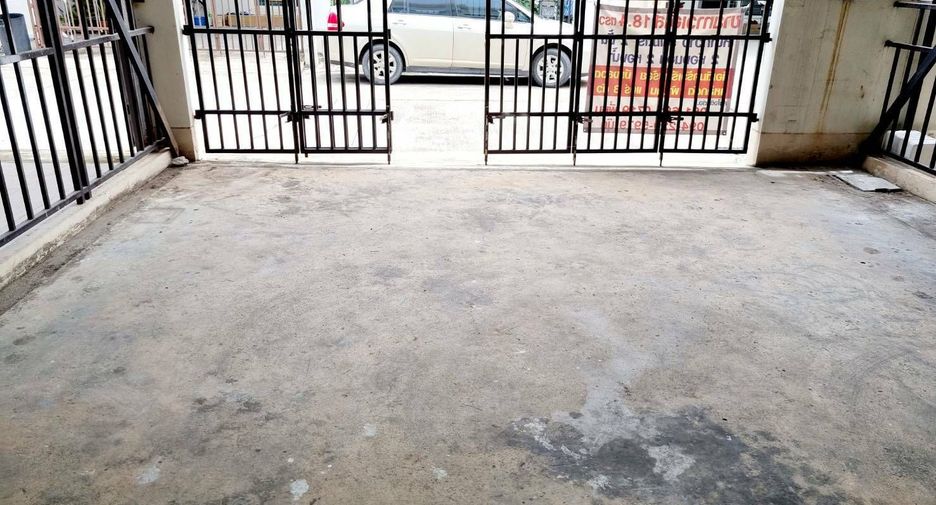 出售 2 卧室 联排别墅 在 Lam Luk Ka, Pathum Thani