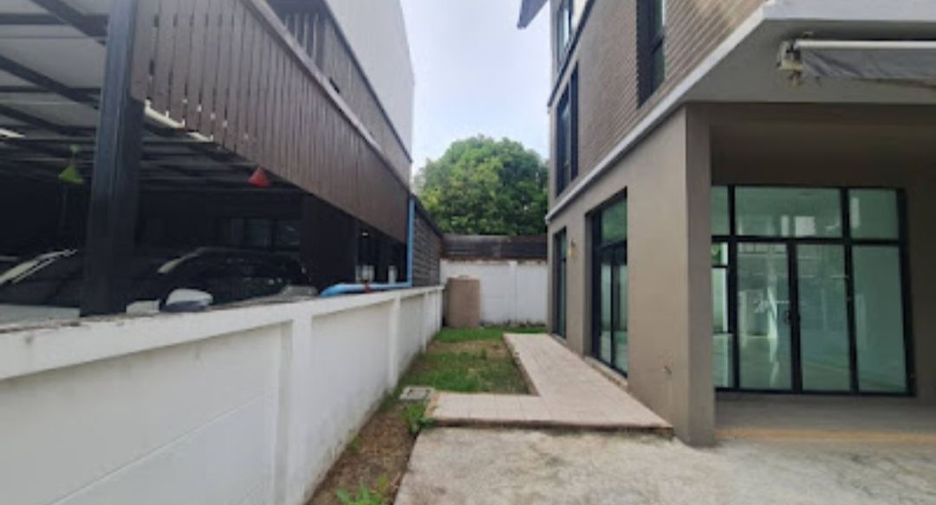 For sale 4 bedrooms townhouse in Mueang Nonthaburi, Nonthaburi