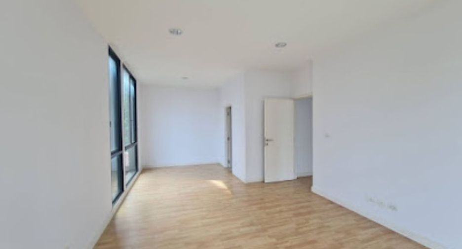 For sale 4 bedrooms townhouse in Mueang Nonthaburi, Nonthaburi