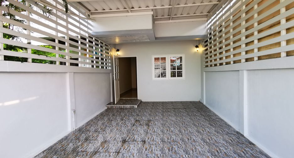For sale 2 bedrooms townhouse in Thanyaburi, Pathum Thani