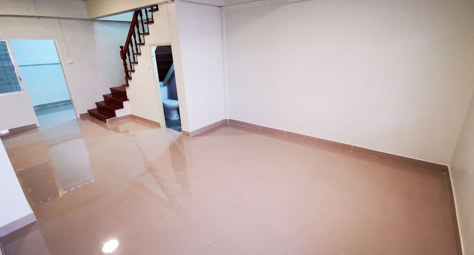 For sale 2 bedrooms townhouse in Thanyaburi, Pathum Thani