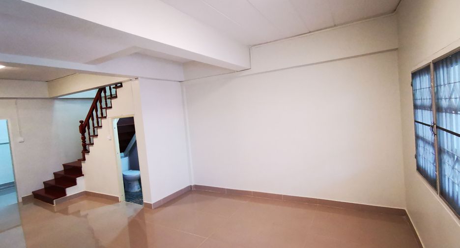 For sale 2 bedrooms townhouse in Thanyaburi, Pathum Thani