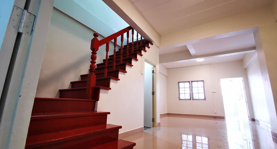 For sale 2 bedrooms townhouse in Thanyaburi, Pathum Thani