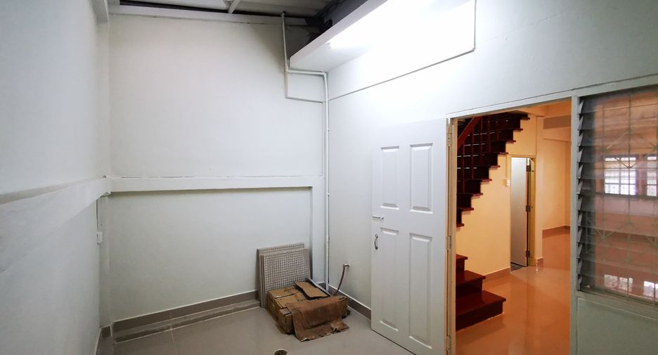 For sale 2 bedrooms townhouse in Thanyaburi, Pathum Thani
