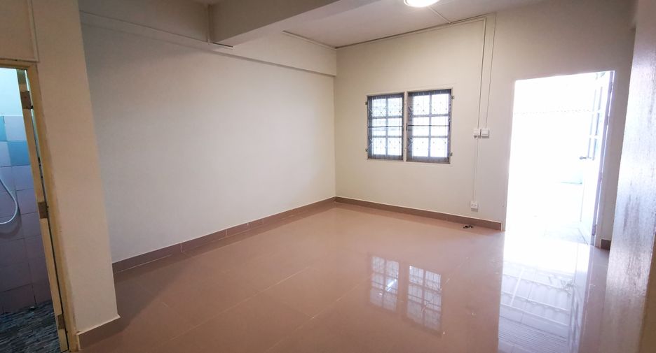 For sale 2 bedrooms townhouse in Thanyaburi, Pathum Thani