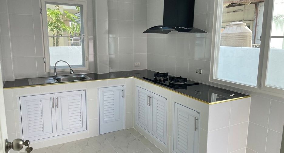 For rent 3 bedrooms house in Lam Luk Ka, Pathum Thani