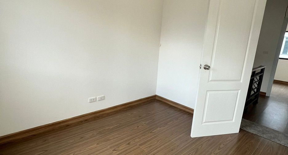 For sale 3 bedrooms house in Sam Phran, Nakhon Pathom