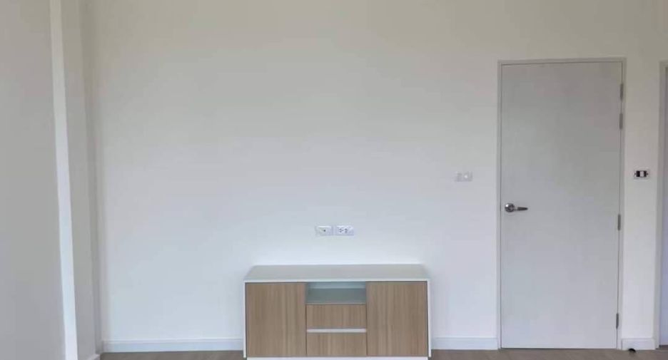 For sale 4 bedrooms townhouse in Lam Luk Ka, Pathum Thani