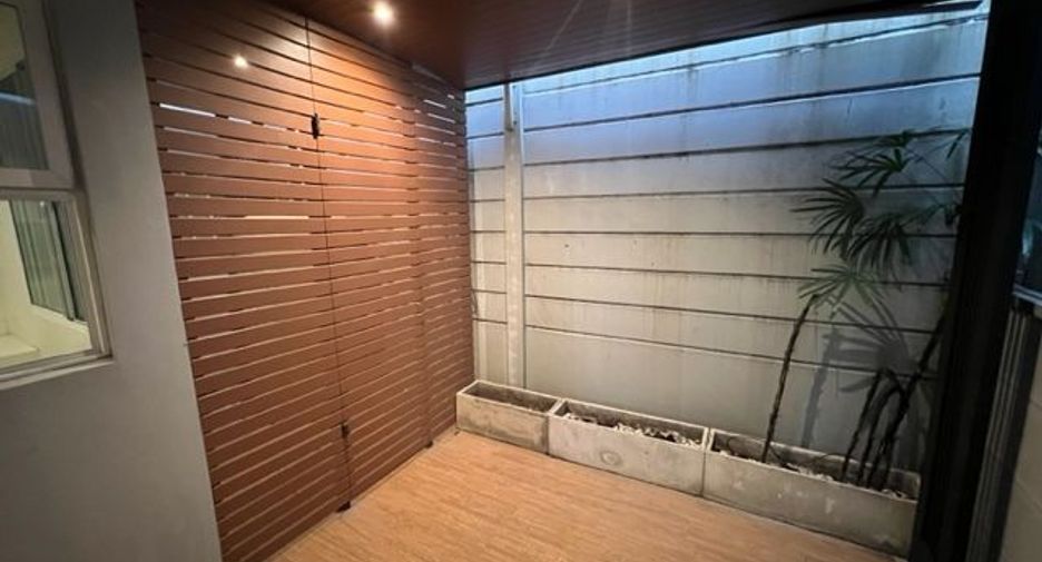 À vendre 3 chambres maison de ville à Mueang Nonthaburi, Nonthaburi