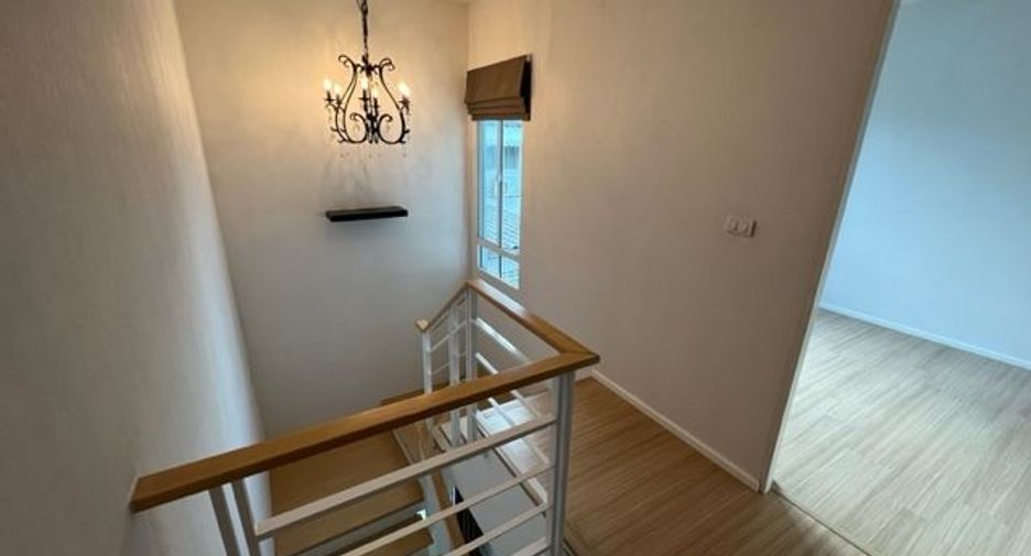 À vendre 3 chambres maison de ville à Mueang Nonthaburi, Nonthaburi